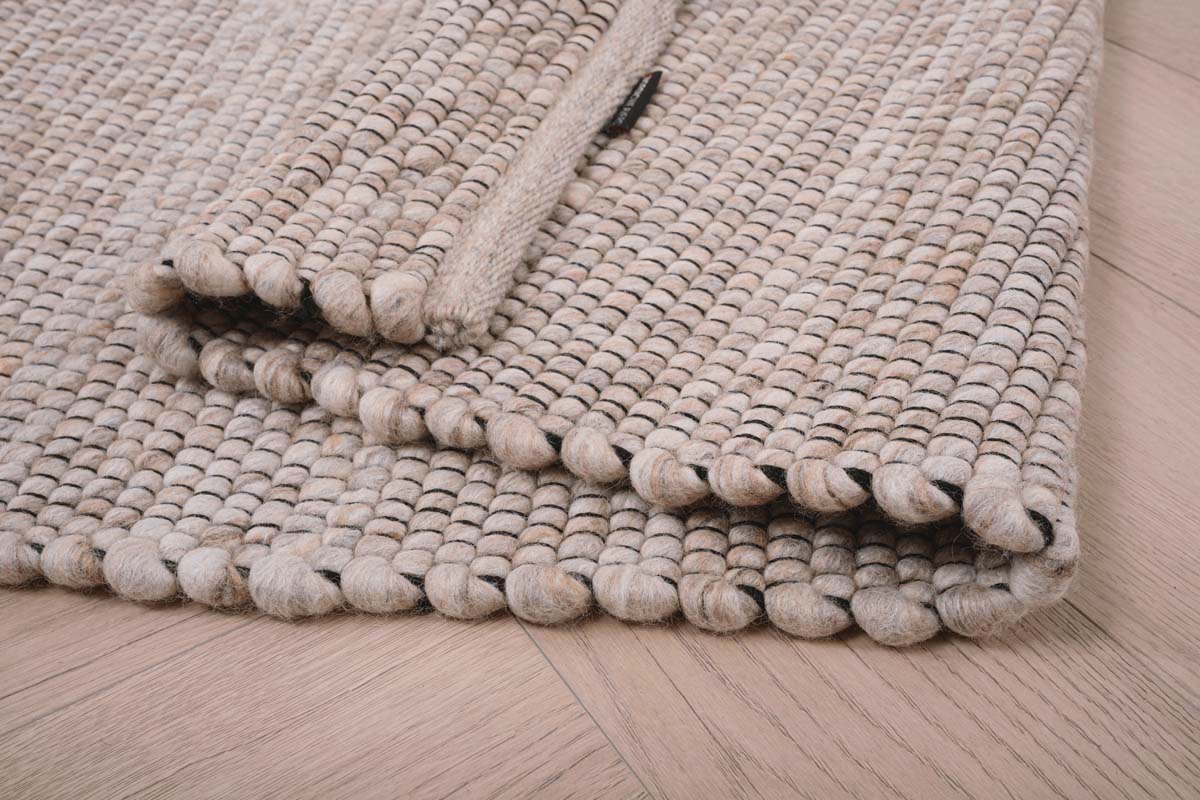 Wool rug - Lett beige/cream - close up vouw Wool rug - Lett beige/cream - close up vouw