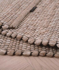 Wool rug - Lett beige - close up vouw, thumbnail