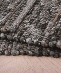 Wool rug - Lett grey/brown - close up vouw, thumbnail Wool rug - Lett grey/brown - close up vouw, thumbnail
