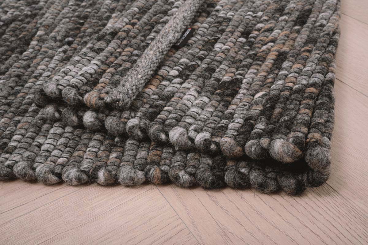 Wool rug - Lett grey/brown - close up vouw Wool rug - Lett grey/brown - close up vouw