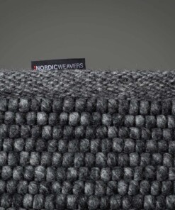 Wool rug - Lett dark grey - close up zijkant, thumbnail Wool rug - Lett dark grey - close up zijkant, thumbnail