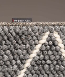 Wool rug - Vinduer dark grey/cream - close up zijkant, thumbnail
