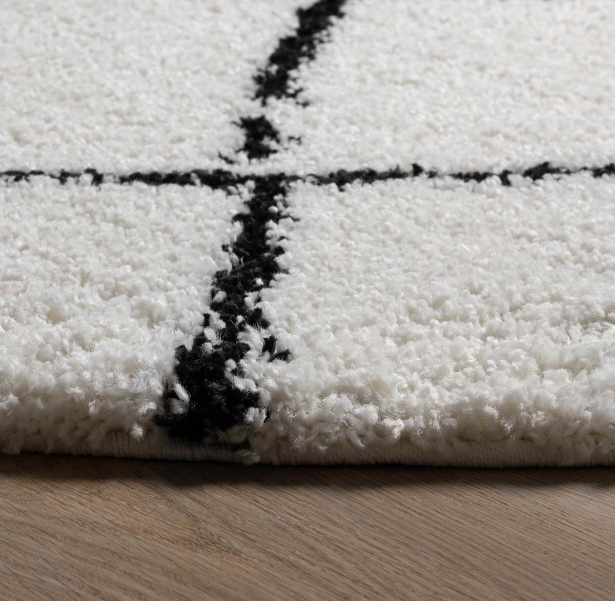 Round berber rug - Artisan white/black - close up Round berber rug - Artisan white/black - close up