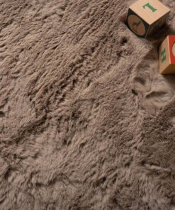 Kids rug sheep - Fluffy taupe - close up, thumbnail