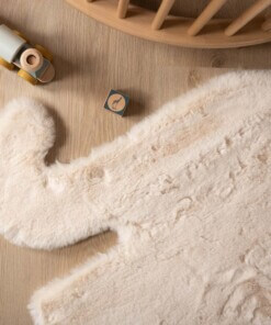 Childrens elephant rug - Fluffy cream - close up, thumbnail
