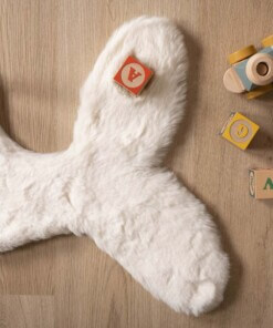 Kids rug whale - Fluffy white - close up