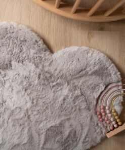 Kids rug heart - Fluffy light grey - close up, thumbnail
