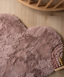 Kids rug heart - Fluffy pink - close up, thumbnail