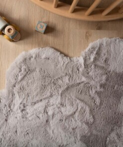 Childrens rug cloud - Fluffy light grey - close up, thumbnail