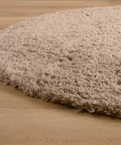 Thick oval rug​ - Cozy Shaggy beige - close up, thumbnail