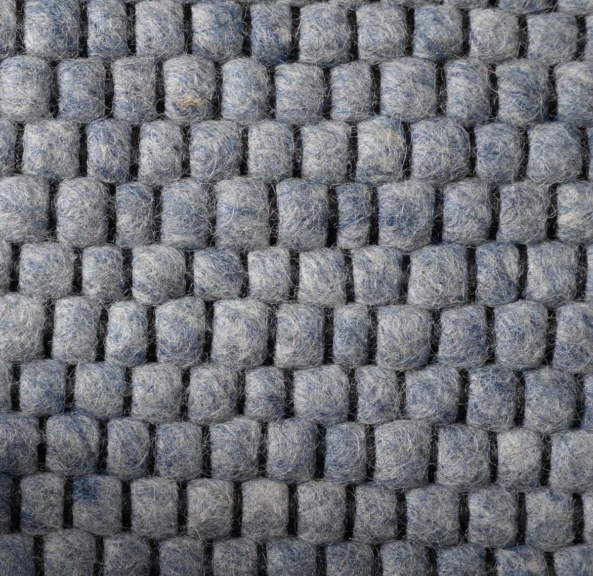 Oval wool rug - Lett steel blue - close up Oval wool rug - Lett steel blue - close up