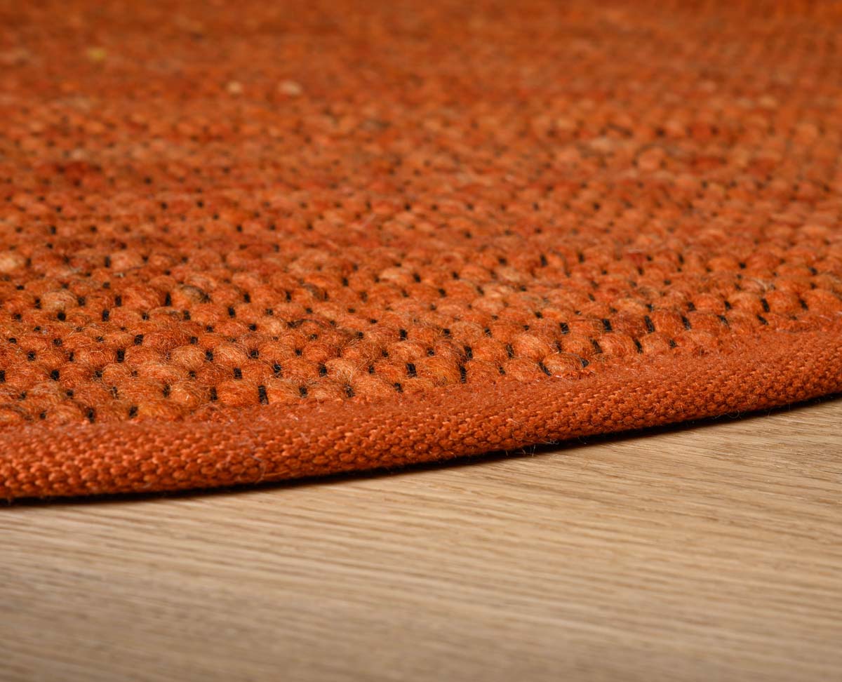 Oval wool rug - Lett cognac - close up Oval wool rug - Lett cognac - close up