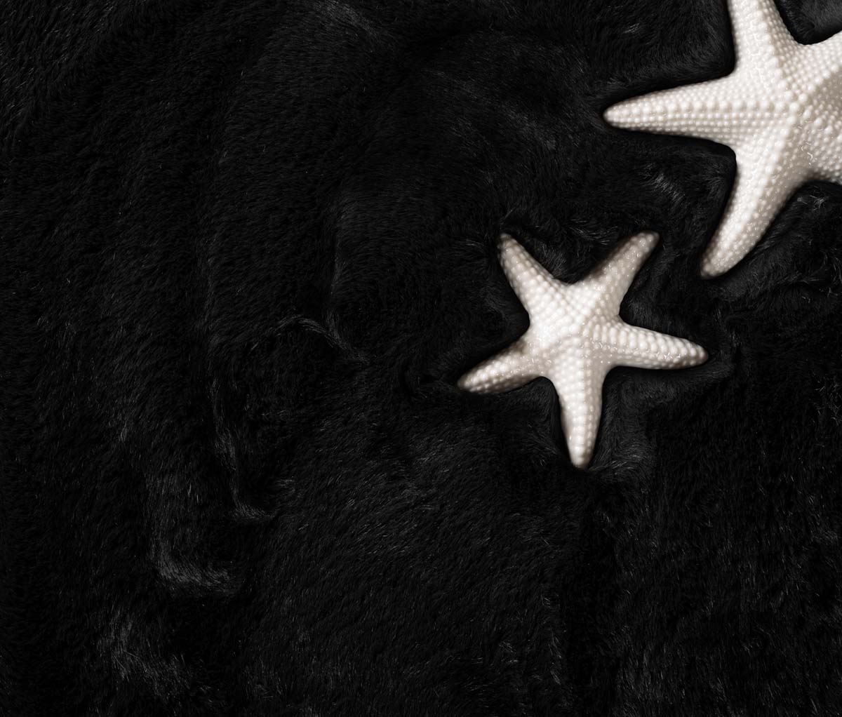 Thick oval rug - Comfy plus black - close up Thick oval rug - Comfy plus black - close up