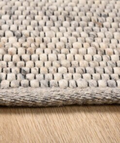 Square wool rug - Lett light grey - close up, thumbnail