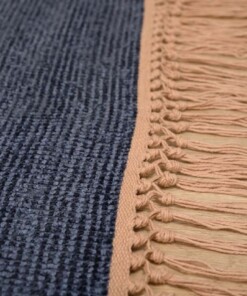 Viscose rug - Gem blue - close up zijkant, thumbnail