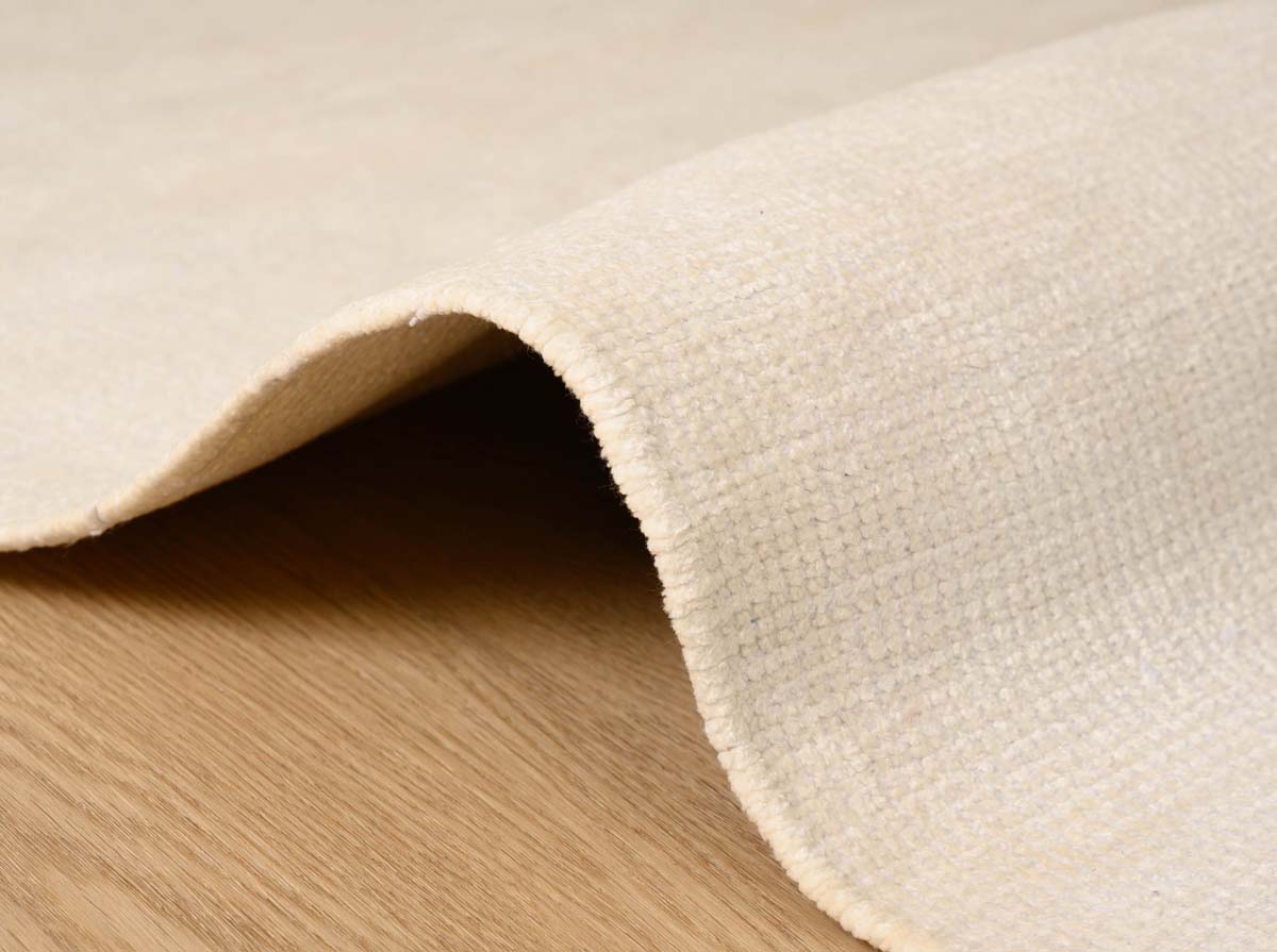 Viscose rug - Gem white - close up zijkant Viscose rug - Gem white - close up zijkant