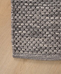 Wool rug - Odda grey - close up hoek, thumbnail