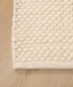 Wool rug - Odda white - close up hoek, thumbnail