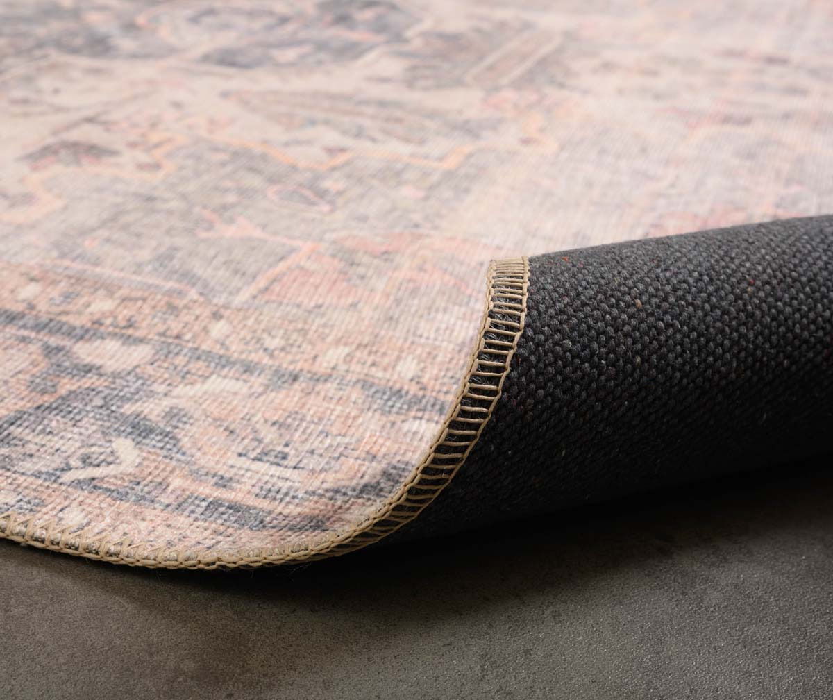 Vintage rug - Fade Classic beige - close up vouw Vintage rug - Fade Classic beige - close up vouw