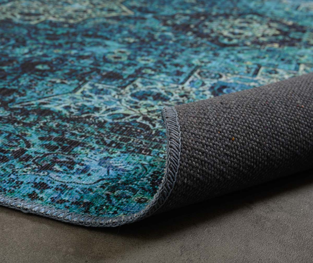 Vintage rug - Fade No.2 blue - close up vouw Vintage rug - Fade No.2 blue - close up vouw