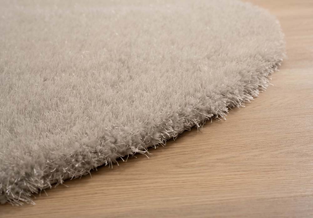 Oval velvet rug - Posh light silver - close up Oval velvet rug - Posh light silver - close up