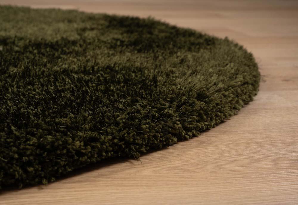 Round shaggy rug - Meadow olive green - close up Round shaggy rug - Meadow olive green - close up