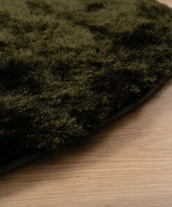 Round shaggy rug​ - Spark olive green - close up, thumbnail