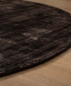 Oval viscose rug - Glamour dark brown - close up, thumbnail