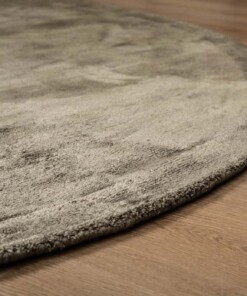 Oval viscose rug - Glamour olive green - close up, thumbnail