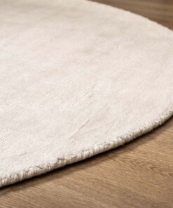 Oval viscose rug - Glamour white - close up, thumbnail