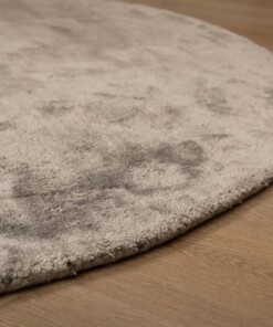 Oval viscose rug - Pearl silver - close up, thumbnail