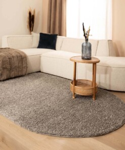 Thick oval rug​ - Shaggy Trend light grey - sfeer