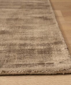 Viscose rug - Glamour brown - close up