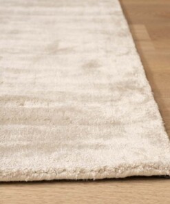 Viscose rug - Pearl ivory - close up, thumbnail