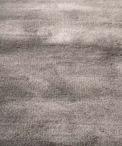 Square viscose rug - Pearl silver - close up