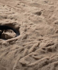 Round fluffy rug - Comfy Deluxe taupe - close up, thumbnail