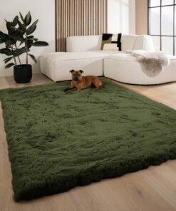 Fluffy rug - Comfy Deluxe olive green - sfeer