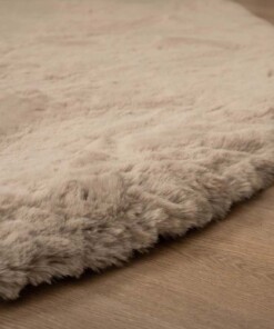 Fluffy rug organic - Comfy Plus taupe - close up, thumbnail