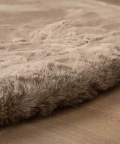 Round fluffy rug - Comfy Deluxe taupe - close up, thumbnail