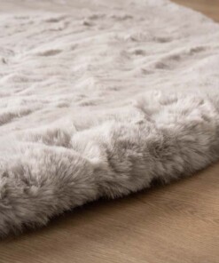 Round fluffy rug - Comfy Deluxe light grey - close up, thumbnail