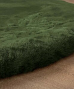 Round fluffy rug - Comfy Deluxe olive green - close up, thumbnail
