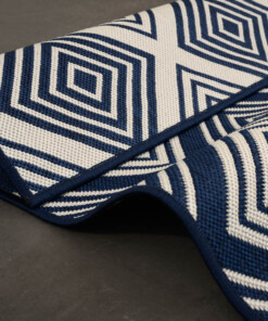 Outdoor rug diamond - Flip Gem dark blue - close up, thumbnail