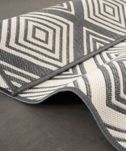 Outdoor rug diamond - Flip Gem grey - close up, thumbnail