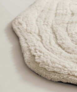 Tree trunk rug - Isdal ivory - close up, thumbnail