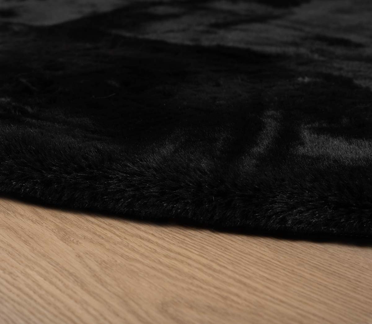 Thick oval rug - Comfy plus black - close up Thick oval rug - Comfy plus black - close up