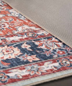 Square outdoor rug vintage - Valenca Nova sage green/red - close up, thumbnail