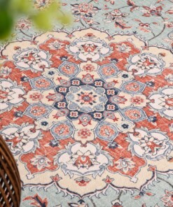 Oval outdoor rug vintage - Valenca Nova sage green/red - close up, thumbnail