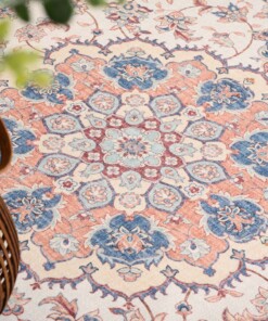 Oval outdoor rug vintage - Valenca Nova cream/red - close up, thumbnail