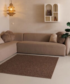 Square low pile rug - Lush brown