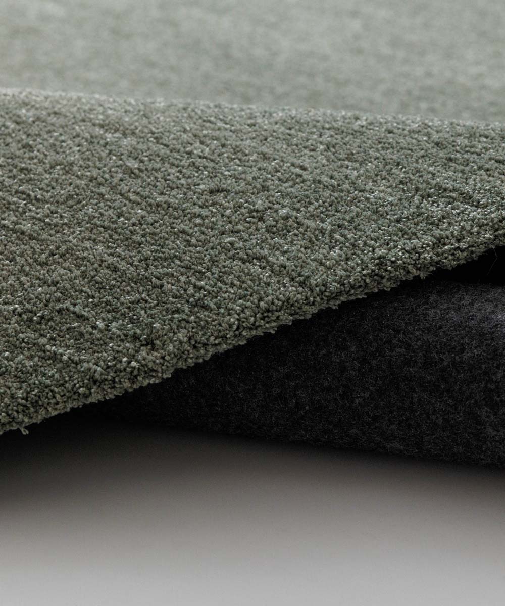 Washable round rug - Softwash sage green - close up Washable round rug - Softwash sage green - close up